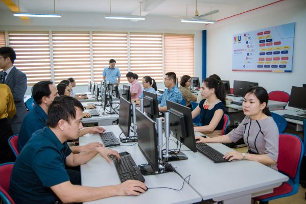 Bồi dưỡng giảng viên nguồn ngành vi mạch bán dẫn. Ảnh: ĐH Đà Nẵng.